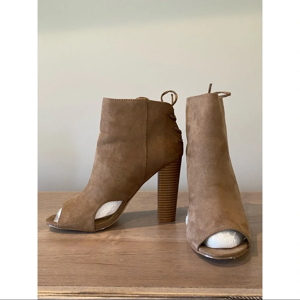 Women’s 'JustFab' bootie heels - Picture 3 of 7